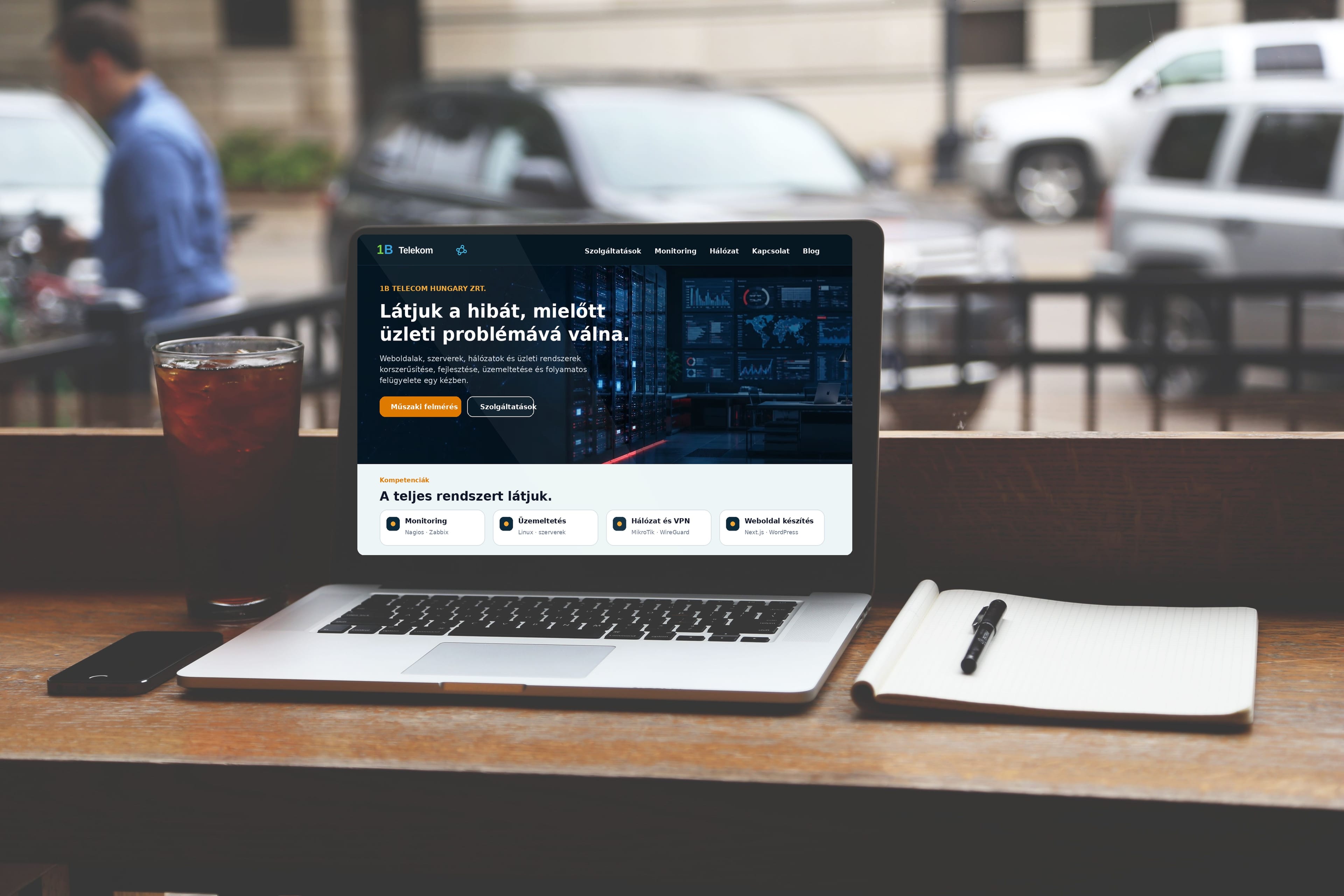 MacBook Pro 1B weboldallal a kijelzőn