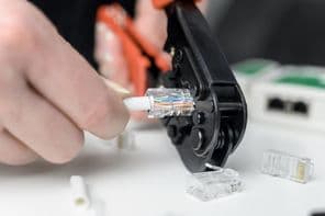 Ethernet krimpelő kábelcsavaró szerszám.