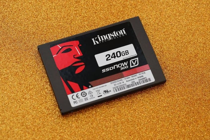 Kingston ssdNOW 300 SSD szilárdtest alapú meghajtó.