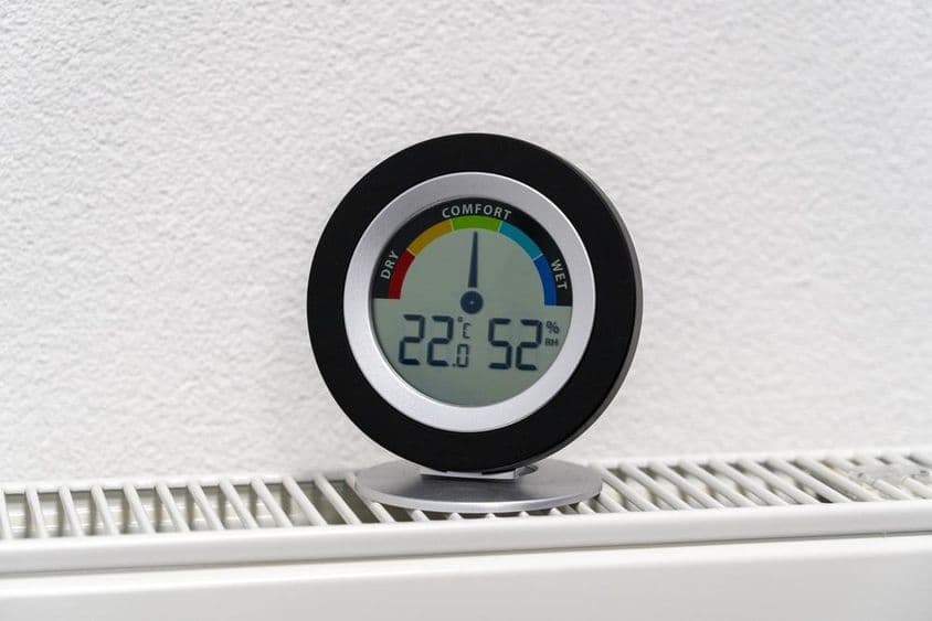 Digitális páratartalom-érzékelő hőmérsékletméréssel.