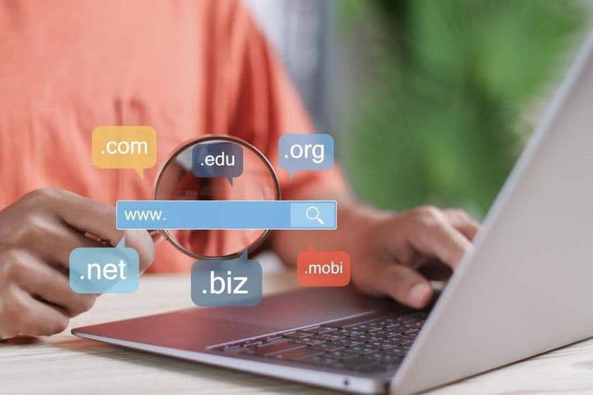 DNS domain névrendszer és web szerver hálózati rendszer koncepció.