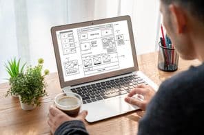 Weboldaltervező szoftver, amely divatos sablonokat kínál.