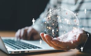 Üzletember irányítja a globális online piacot.