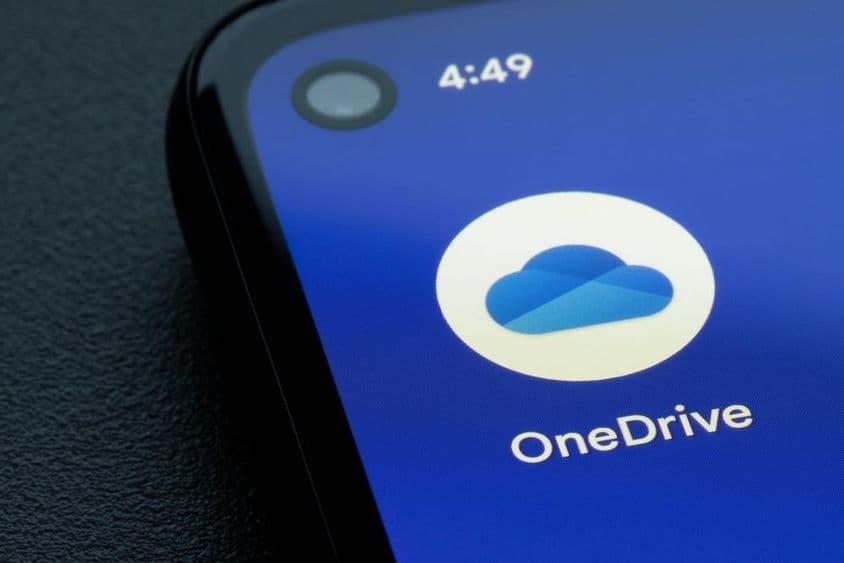 Microsoft OneDrive alkalmazás ikonjának közeli képe.